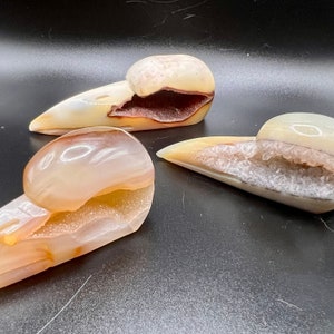 Agate Raven Skull