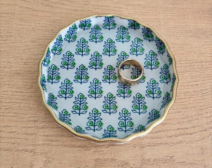 Chinoiserie Blue & White Fluted Jewelry dish  - Beautiful Gift!