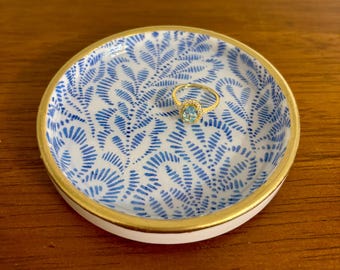 Chinoiserie Blue and White Jewelry dish - Beautiful Gift!