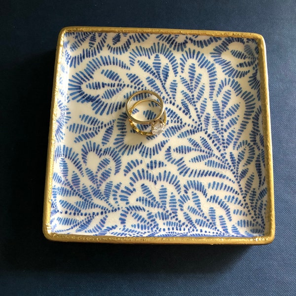 Chinoiserie Blue & White Jewelry dish - Cute Gift idea!