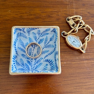 Blue and White Ring Dish- Jewelry dish - Trinket Dish - Beautiful Gift Idea!