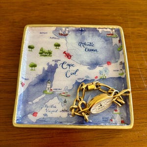 Plato para joyas de Cape Cod - Plato para baratijas con mapa costero - ¡Linda idea para regalo!