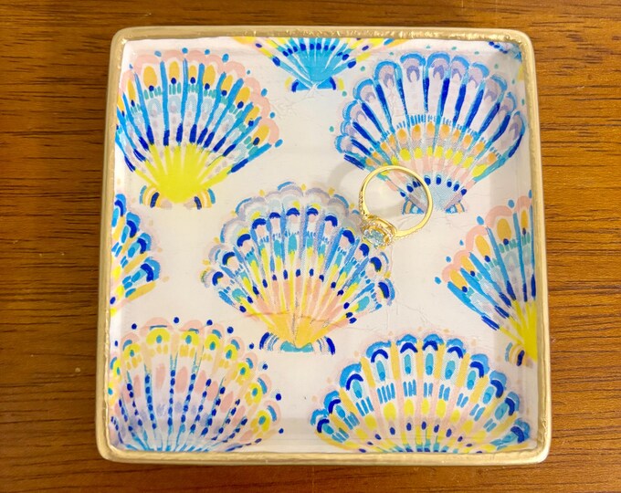 Seashell Jewelry Dish - Scallop Shell Trinket Dish - Beautiful Coastal Gift
