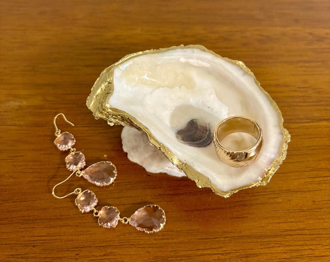 Pedestal Oyster Ring Dish - Trinket dish -  Beautiful Coastal Gift!
