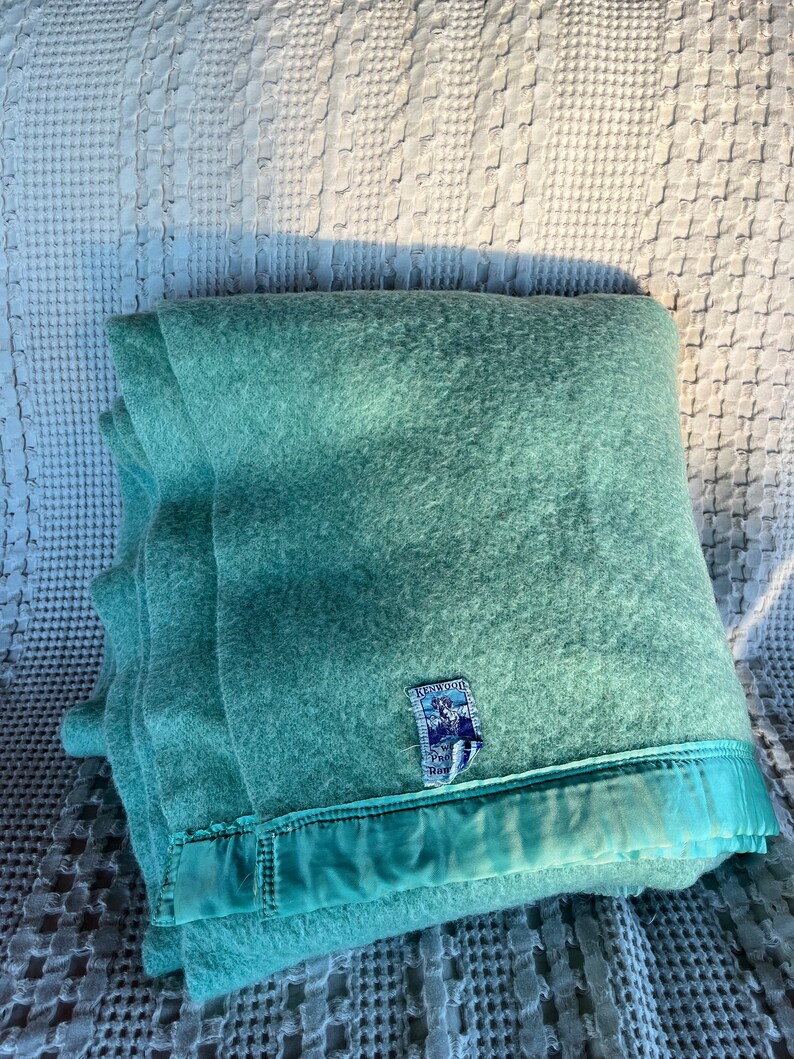 Vintage Kenwood Famous Wool Blanket With Satin Trim Green Warm Etsy