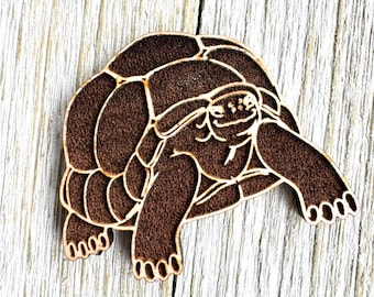 Galapagos turtle magnet, Laser Engraved maple wood Magnet , home decor gift for turtle enthousiast, Darwin Galapagos magnet