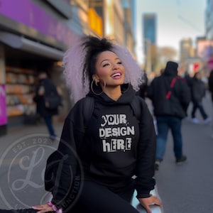 女性用パーカー モックアップ ブラックモデル モックアップ ギルダン 18500 スウェットシャツ モックアップ 黒人女性 モックアップ アフリカ系アメリカ人女性 ブラックセーター モックアップ