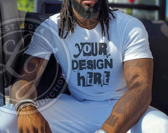 Maqueta de modelo masculino negro: Camiseta blanca Bella Canvas 3001 (PNG)