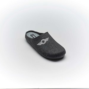 Eco-Friendly Men&#39;s Slippers: Recycled, Ultra Comfortable, Soft, Perfect for Indoors & Outdoors   &quot;I WUZZA Bottle Now Comfy Slippers