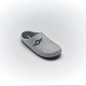 Eco-Friendly Men&#39;s Slippers: Recycled, Ultra Comfortable, Soft, Perfect for Indoors & Outdoors   &quot;I WUZZA Bottle Now Comfy Slippers