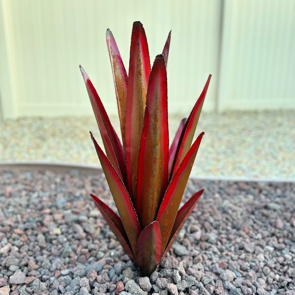 Garden Decor Outdoor Rustic Red Metal Agave Yard Art, Handmade Cactus Tequila Plant Sculpture Patio Backyard Lawn Ornaments