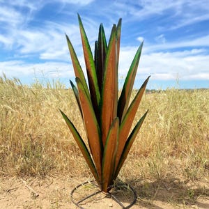 Rustic Metal Agave Garden Art, Large 31" Outdoor Agave Sculpture, Southwest Yard Art, Desert Patio Decor, Farmhouse Metal Plant