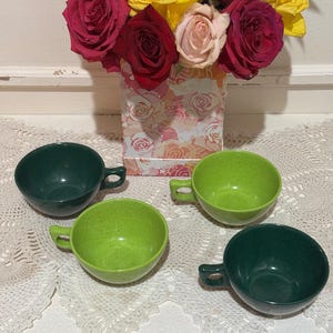 Adorable Vintage (4) MelMac Color Flyte Green Coffee/Tea Cups- Celery Green , Dark Green