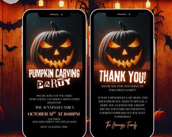 Puede incluir: Plantilla de invitación digital de Halloween con dos pantallas de teléfono inteligente. Cada pantalla muestra una calabaza brillante. Una pantalla dice "Pumpkin Carving Party" con detalles del evento. La otra dice "Thank You!" con un mensaje. El fondo es una escena de Halloween espeluznante.