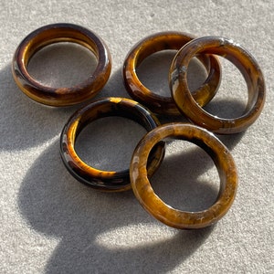 Elastic Bracelet of Faceted Shiny Natural Gemstones peridot, Topaz