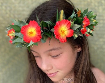 Lei Po'o Dainty Hibiscus Baby Fairy Ti Leaf and Croton Flower Crown Haku Graduation Lei Tropical Tiara Floral Wreath