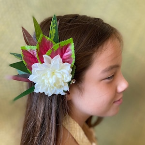 Fermaglio per capelli hawaiano Costume tahitiano Ornamento per capelli Avorio Bellezza Dahlia & Cordyline Fruticosa Foglia Ti artificiale Perno per capelli tropicale polinesiano immagine 1