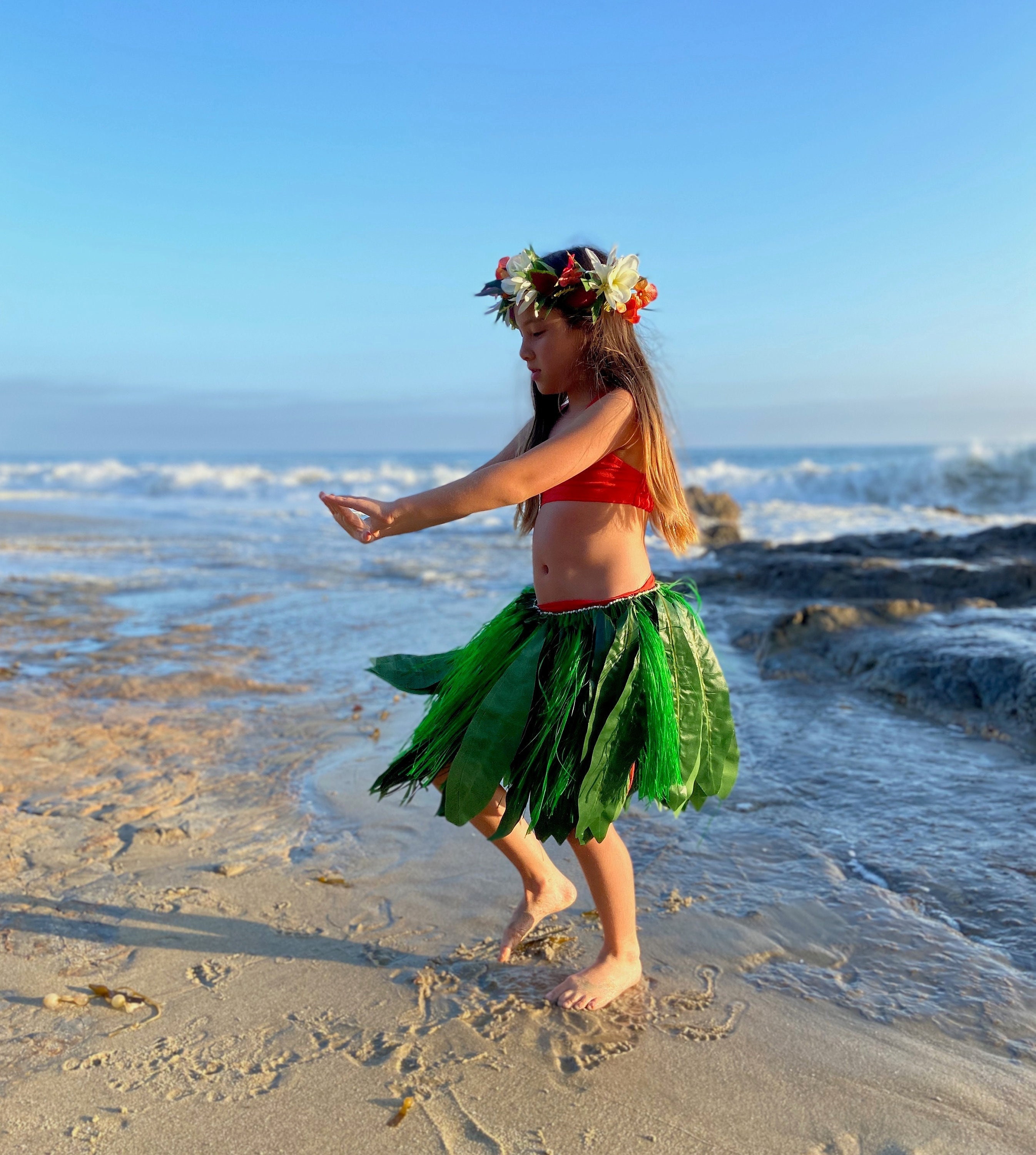 Vintage HAWAII Hula Dancer ~ Grass Skirt Shell Necklace and  Coconut  Bra  DOLL