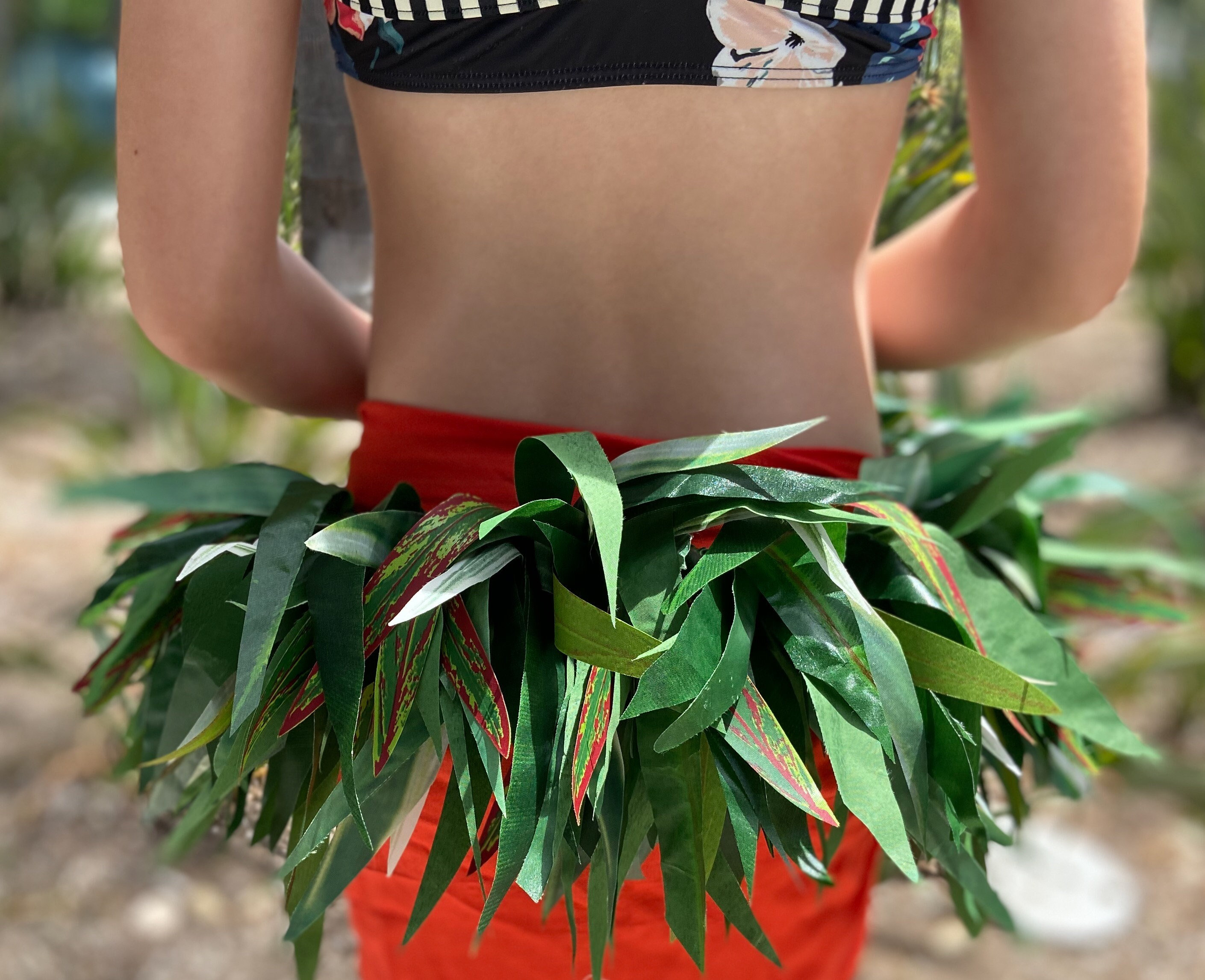 The Lightweight Warm Weather Tahitian & Hula Skirt Basic Bark Half Length  More Hot Times Adjustable Swing Grass Skirt 
