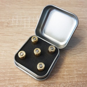 Patronen Magnete 9mm Luger 5 Stück mit starker magnetischer Flachkopf Geschossattrappe und Zündhütchenattrappe als Neodym Magnet zdjęcie 10