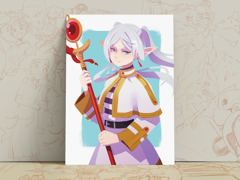 Puede incluir: Una ilustraci&oacute;n digital de un personaje elfo con cabello largo y blanco en una coleta, vistiendo una capa blanca y dorada sobre un atuendo morado con un cintur&oacute;n negro. El personaje sostiene un bast&oacute;n rojo alto rematado con un marco dorado y una esfera roja.