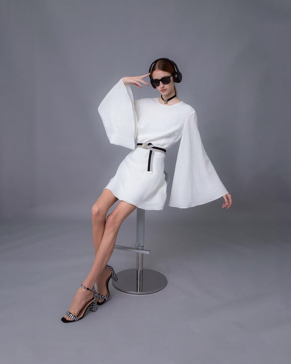 White Mini Dress / Backless/ Long Sleeve/ Puff Sleeve/ - Etsy Israel