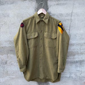 40&#39;s US Military Tan Khaki Patched Button Down Shirt