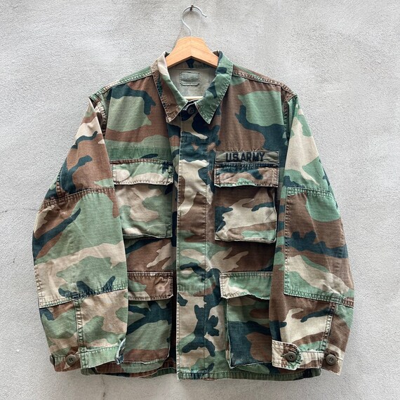 ジャケット・アウター Vintage Camouflage Army Jacket Camo Jacket Vintage Army Jacket Reclaimed Military Button