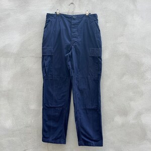 Pantalones cargo de estilo militar de la Marina de los años 00