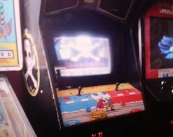 Rare skull n cross bones coinop arcade game