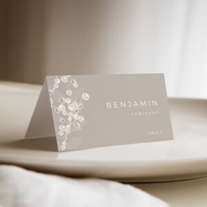 Modern Pearl Place Card Template with Meal Icons | MEGAN Collection