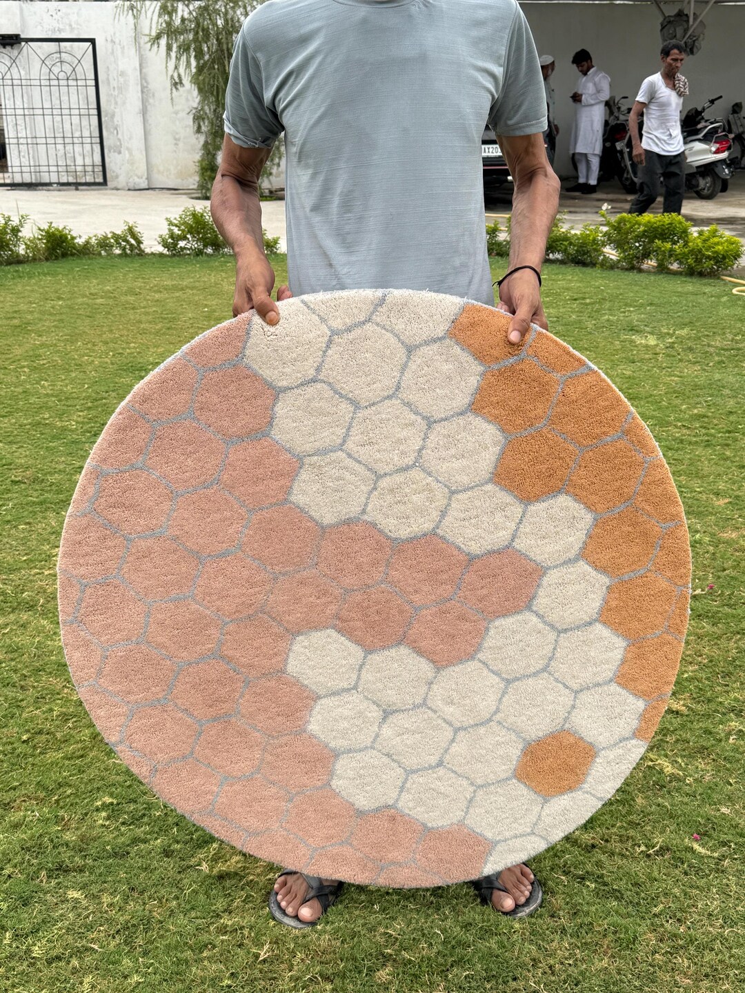 Handmade Round Wool Rug, Modern Hexagon Pattern Area Rug, Neutral ...