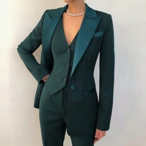 Women's plus size suits for weddings discount