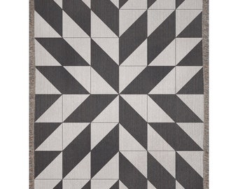 Triangle Star Woven Blanket