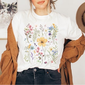 Wildflower Tshirt, Wild Flowers Shirt, Floral Tshirt, Flower Shirt, Gift for Women, Ladies Shirts, Best Friend Gift, Cottagecore T Shirt