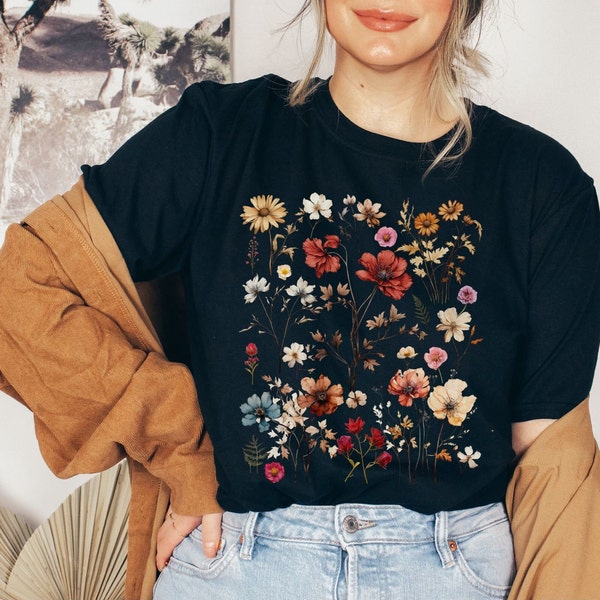 Pressed Flowers TShirt, Wildflower Tshirt, Wild Flowers Shirt, Floral Tshirt, Flower Shirt, Gift for Women, Ladies Shirts, Best Friend Gift