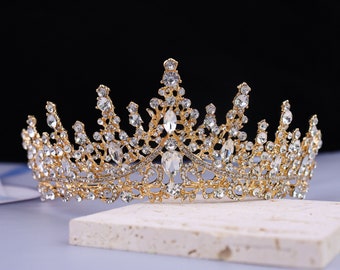 Splendida tiara nuziale in cristallo Corona nuziale vintage in oro Corona nuziale in pietra Corona di cristallo per ragazze Festa di compleanno Corona Servizio fotografico di matrimonio