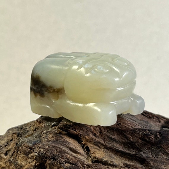 White jade tiger pendant necklace, white jade ani… - image 5