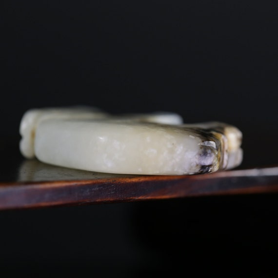 Ancient ox jade pendant necklace, white jade anim… - image 8