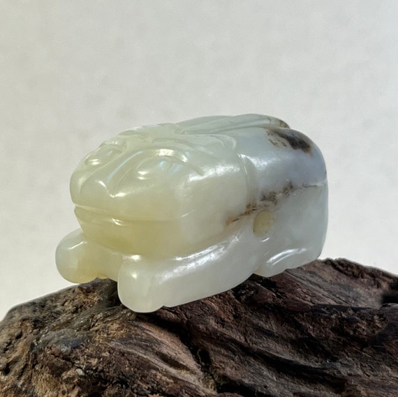 White jade tiger pendant necklace, white jade ani… - image 4