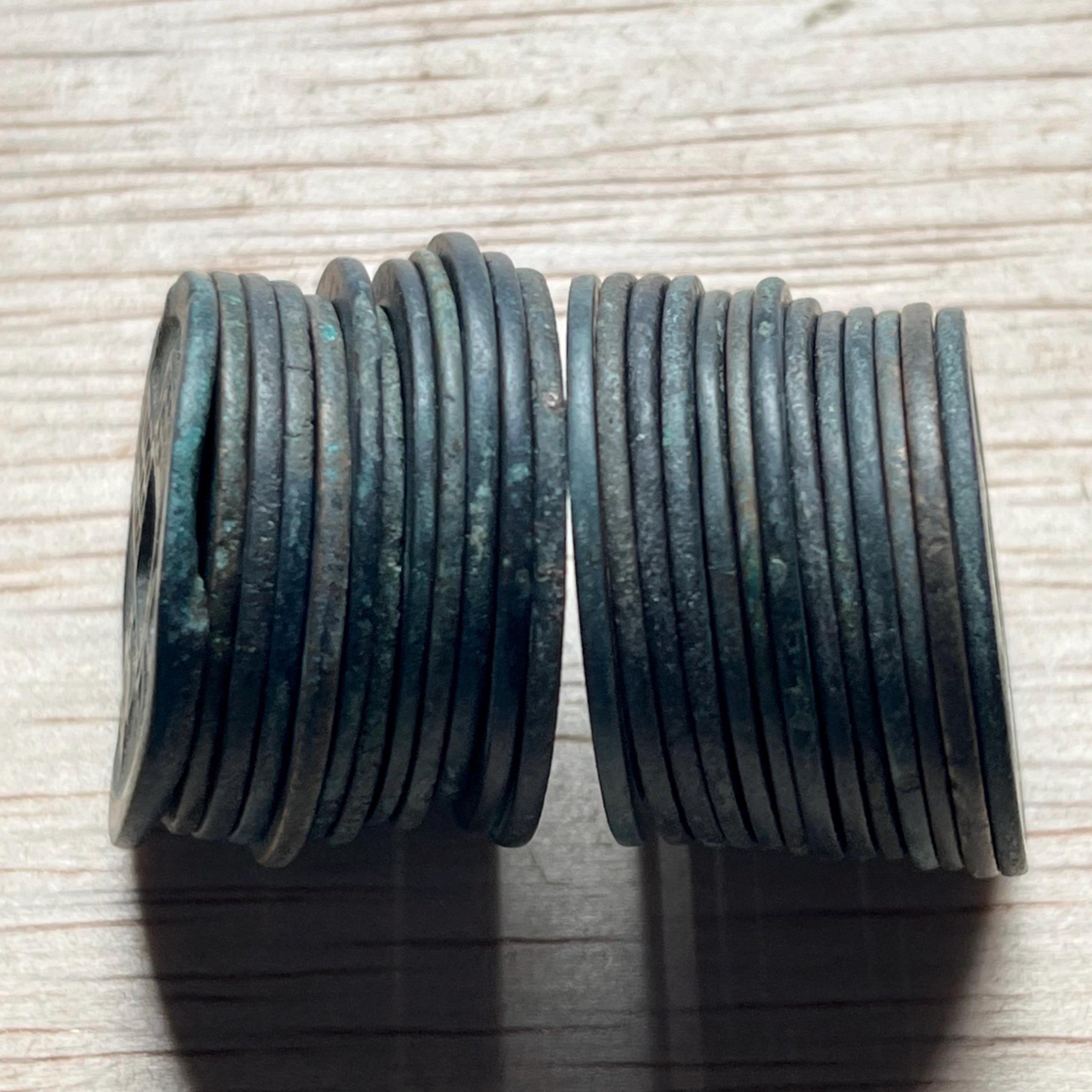 Lot of 25 Ancient Chinese Coins Kai Yuan Tong Bao 開元通寶 – Tang