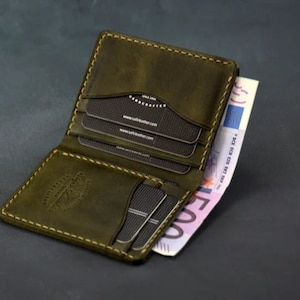 gepersonaliseerde lederen verticale portemonnee cadeau, groene lederen kaarthouder