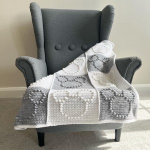 Crochet mouse style pram/crib baby blanket