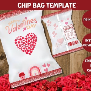 Puede incluir: Plantilla de bolsa de chips para el Día de San Valentín imprimible con un corazón rojo hecho de corazones más pequeños y el texto "Happy Valentines Day". La plantilla es editable en Canva e incluye una etiqueta de información nutricional.