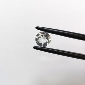 Loose Clear Quartz Round – 6.9mm Gemstone - Reclaimed natural unmounted faceted colourless gem stone for jewellery making