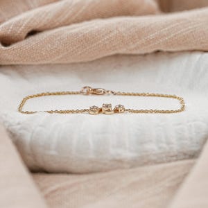 Round Cut Earth Mined Diamond Three Stone Bracelet/ Lab Grown Dainty Diamond Bracelet/ 14K Solid Gold Cable Chain Bracelet For Wedding Gift