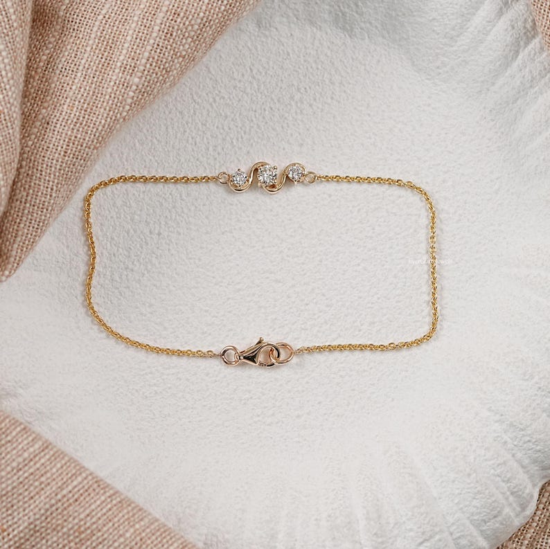 Round Cut Earth Mined Diamond Three Stone Bracelet/ Lab Grown Dainty Diamond Bracelet/ 14K Solid Gold Cable Chain Bracelet For Wedding Gift