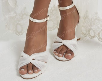 Boho White Wedding Sandals with Ankle Strap, Tulle Bridal Block Heels, Minimalist Prom Party High Heels, Summer Beach Wedding Shoes