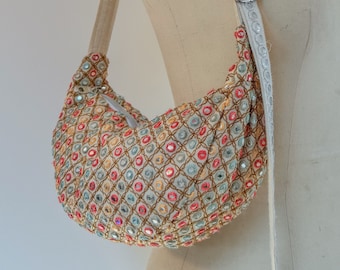 Embroidered off whitefanny pack l Large upcycled bum bag l Embroidered boho chic purse l Festival wear | Cute shoulder bag