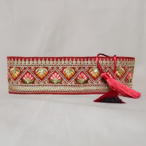 Bestickter Obi Gürtel: Rote & Gold Indische Spitze, Boho Quasten Gürtel